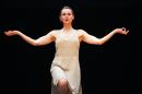 La Reine s ennuie 25 * 5616 x 3744 * (3.99MB)